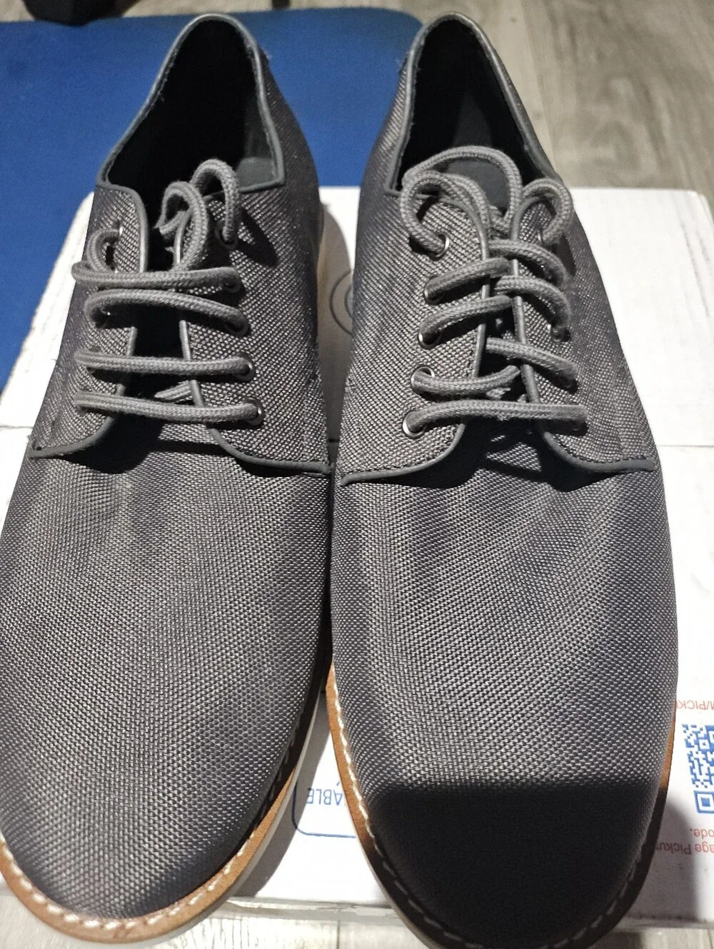 Calvin Klein Men’s Gray Textured Lace-Up Oxfords